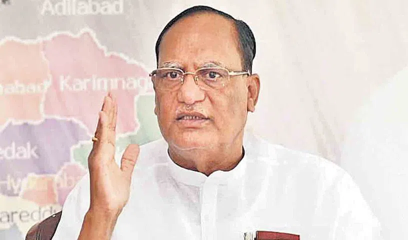సీఎం పర్యటన వేళ ప్రోటోకాల్ వివాదం..