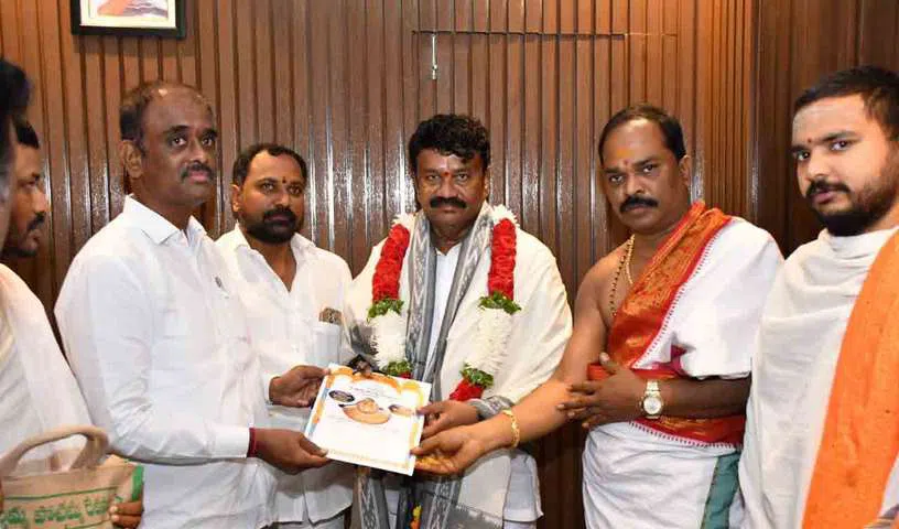 భక్తులకు ఎలాంటి ఇబ్బందుల లేకుండా చూడాలి 
